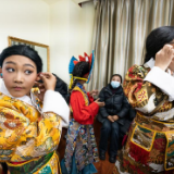 藏戏新芽绽舞台