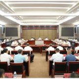 谢卫江主持召开市委常委会（扩大）会议暨市委理论学习中心组2025年第九次集体学习