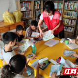 平江县农家书屋积极开展暑期“护苗·绿书签”行动