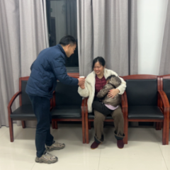 岳阳高速：“不一样的跨年夜”别样温暖