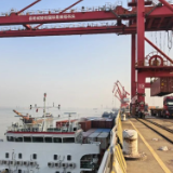 岳阳新港公司转型突围迎“开门红” 单日吞吐量创近两年新高