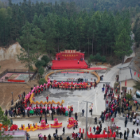 岳阳2026的N种打开方式丨百岁老人现场领奖、非遗龙舞嗨翻立春 岳阳大塅村寿星园年味别样浓