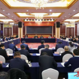 岳阳代表团举行第四次全体会议