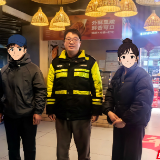 岳阳高速：雨夜温情守护 助失联司机平安团圆