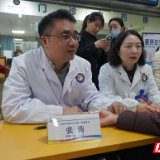 全国爱肝日前夕，岳阳这场义诊给市民吃下“定心丸”