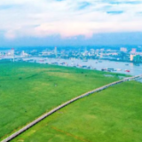 从泥泞到坦途,君山三十年路在脚下