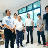 李挚专题调研高等职业教育工作