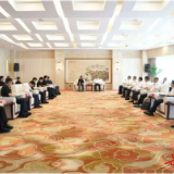 谢卫江会见深农投集团董事长黄伟一行