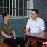 白再兴开展岳阳楼区“七一”走访慰问