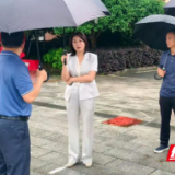 李佳谕督导检查君山区高考考点筹备工作