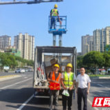 战高温保进度 送清凉鼓干劲 中国联通华容县分公司慰问一线建设者