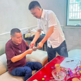 中国石化岳阳石油平江县公司开展走访慰问老党员活动