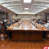 后浪接力守护江湖安澜——岳阳市水利局74名水利新兵今日正式“拜师”