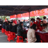 华容把招聘会开到群众“家门口”