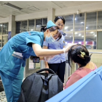 岳阳火车站：旅客突发疾病工作人员暖心救助
