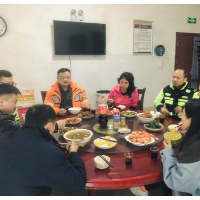 湖南高速集团岳阳分公司：高速公路上的“年夜饭”