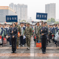 岳阳站开行两趟红色研学专列 护航2584名学子赴韶山