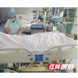 高空坠落命悬一线，工友这样做助他成功脱