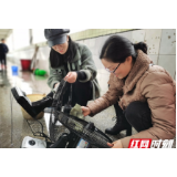 靖州县飞山小学：齐心协力共洒扫 洁净安全待生归