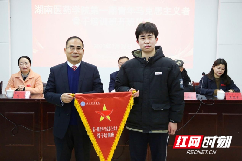 图片3.jpg 图片3.jpg