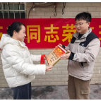 喜报传佳音,尊崇暖军心——洪江区桂花园乡为立功军人家庭送喜报