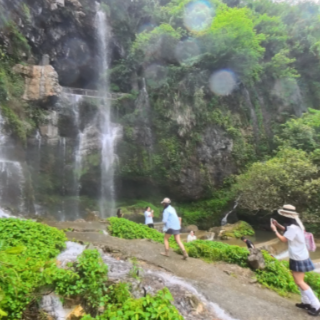 世界那么大 好想去怀化丨飞瀑嬉春醉游人  鹤城龙口瀑布山水如画迎客来