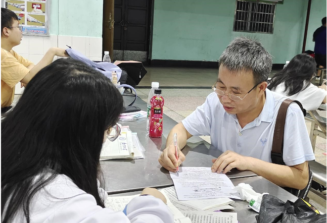 组图│洪江市：学考前夜的教育者们