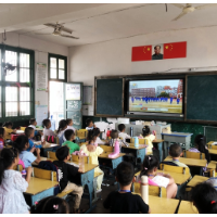 洪江市组织中小学生收看“2022 年秋季全国中小学消防安全公开课”