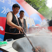 活跃在龙舟文化节里的舌尖艺术——辰溪县首届燕尾龙舟文化节中的饮食文化元素