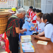 麻阳：义诊进乡镇   高校医学类大学生健康服务家乡