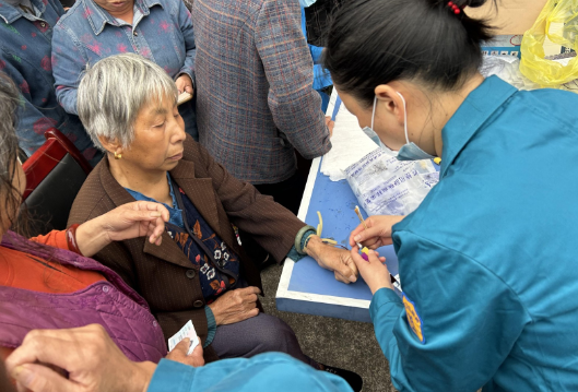 辰溪寺前卫生院积极开展老年人免费体检工作 为民护健康