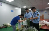 鹤城区市场监管局检查8家学校食堂供货商 第三方同步抽检护航校园食安