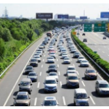 文旅部：端午假期首日超1727万人次出游，总收入超44亿