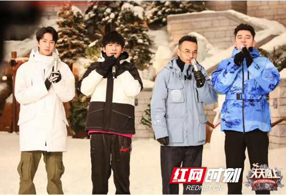 天天兄弟、王一博打卡湘江欢乐城 推广冰雪运动