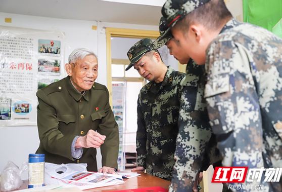 两代革命军人的对话 志愿军老战士给武警岳阳支队讲抗美援朝