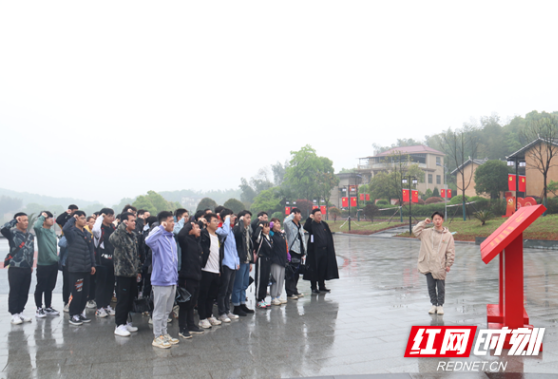 湖南农大水利与土木工程学院赴杨得志故居开展“学史明理”专题学习