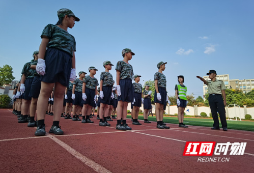 训军人之姿 扬少年精神 金海中学新生四天军训叩响初中大门第一课