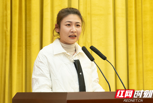 张雪：坚守“三极致原则”  零距离记录英雄式的普通人