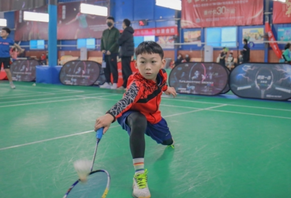 奔跑吧少年！湖南省青少年羽毛球公开赛在长沙举行