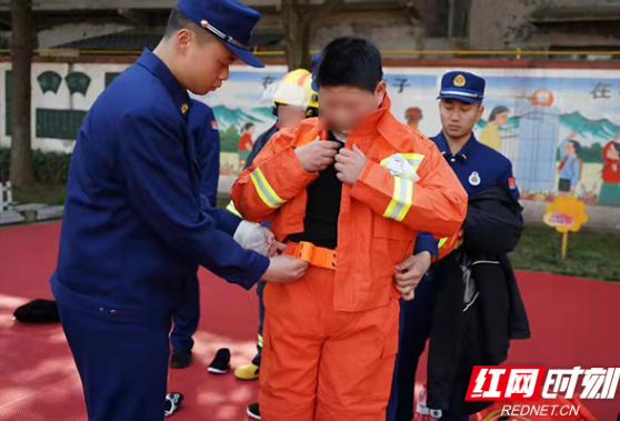 常德安乡：“蓝朋友”进特校 互动式教学传授消防知识