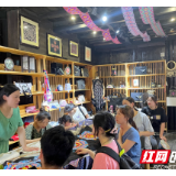 湘潭大学：“三下乡”助力泸溪 挑花技艺转化指尖经济