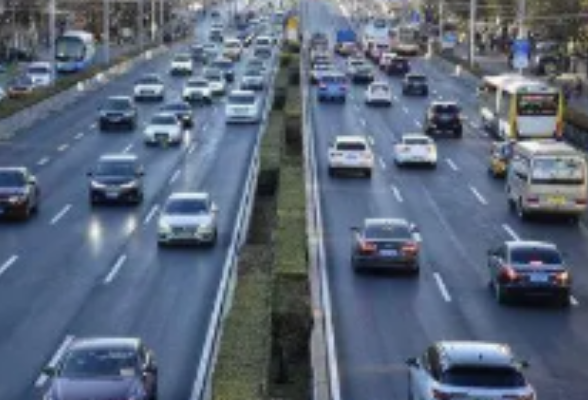 春节假期高速公路免费通行 预测正月初六为峰值日