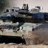 欧洲头条丨德国“豹”放行入乌 战火升级谁买单？