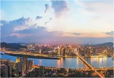 教师风采| 谭波：扎根职教沃土 培育高素质人才