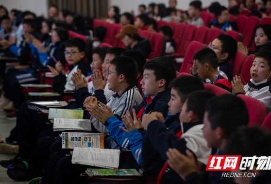 岳麓书会丨名家进校园 鲁迅文学奖得主沈念岳麓山下话洞庭