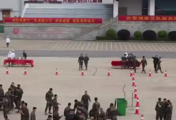 不出军营遍尝美食 直击武警湖南总队新兵团“湘约美食节”现场