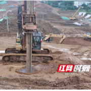 首根桩基顺利浇筑 湘江新区白庭路道路工程项目按下建设“加速键”