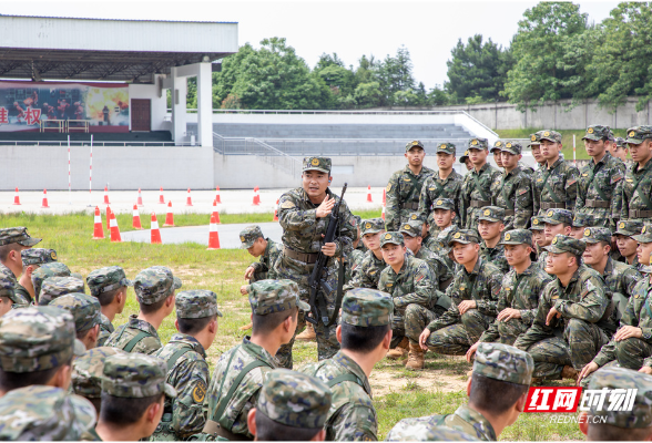 视频 | 射击初体验 武警湖南总队新兵打响军旅第一枪