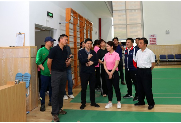 熊倪调研长沙市体操学校