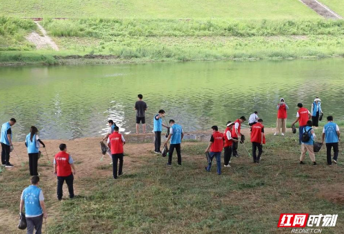 首个全国生态日！湖南省水利厅开展巡河净滩活动